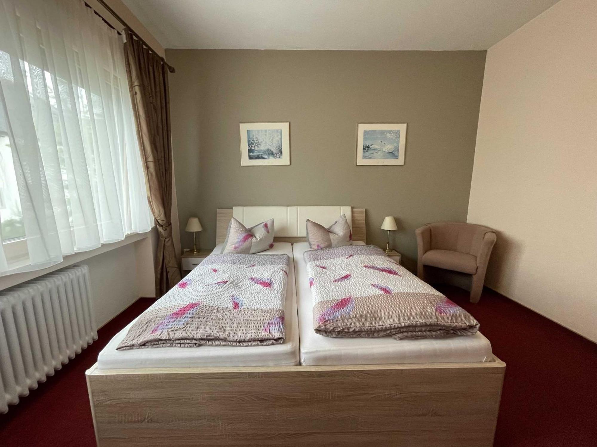 Hotel Zur Mosel Minheim Ngoại thất bức ảnh