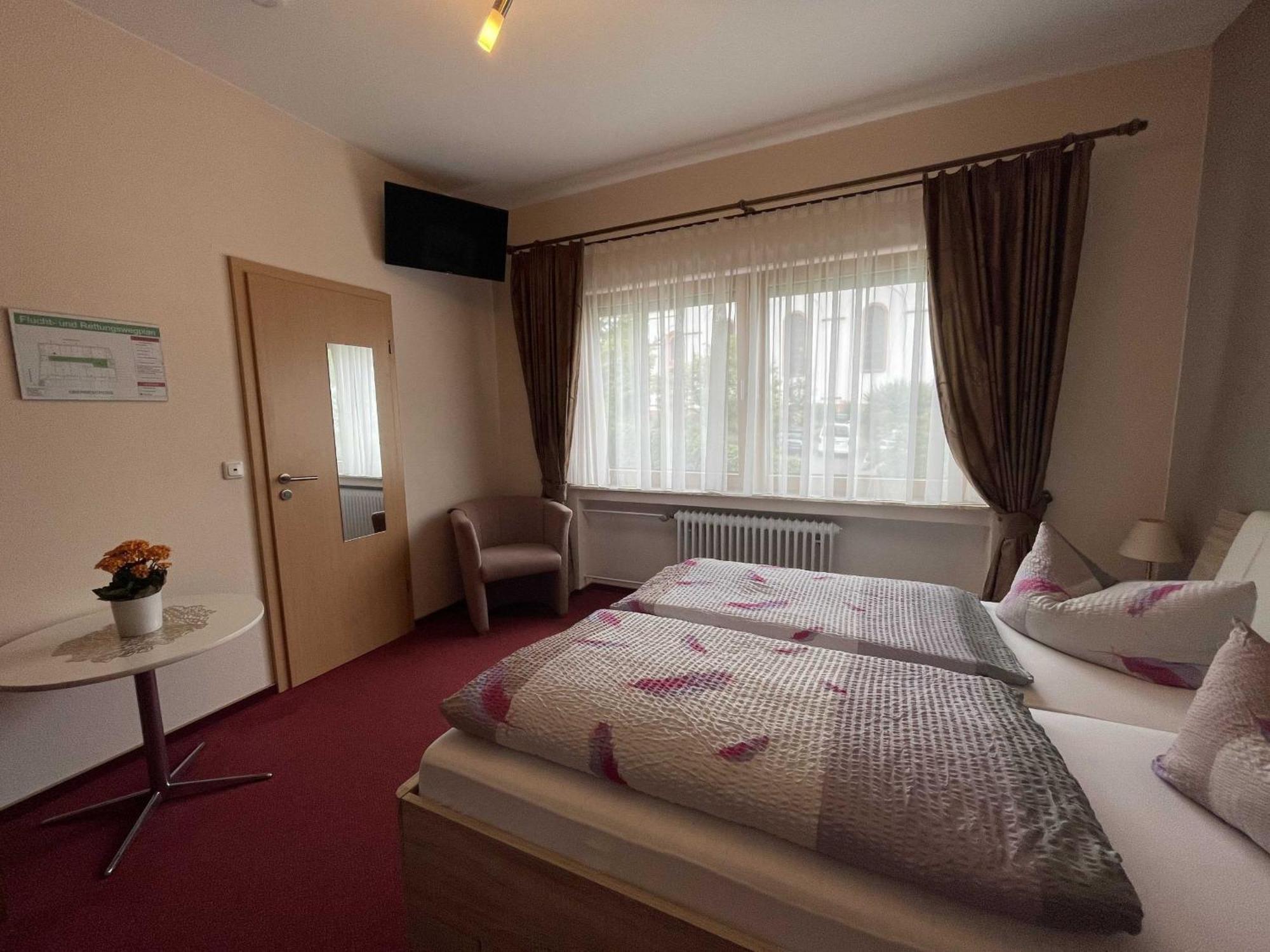 Hotel Zur Mosel Minheim Ngoại thất bức ảnh