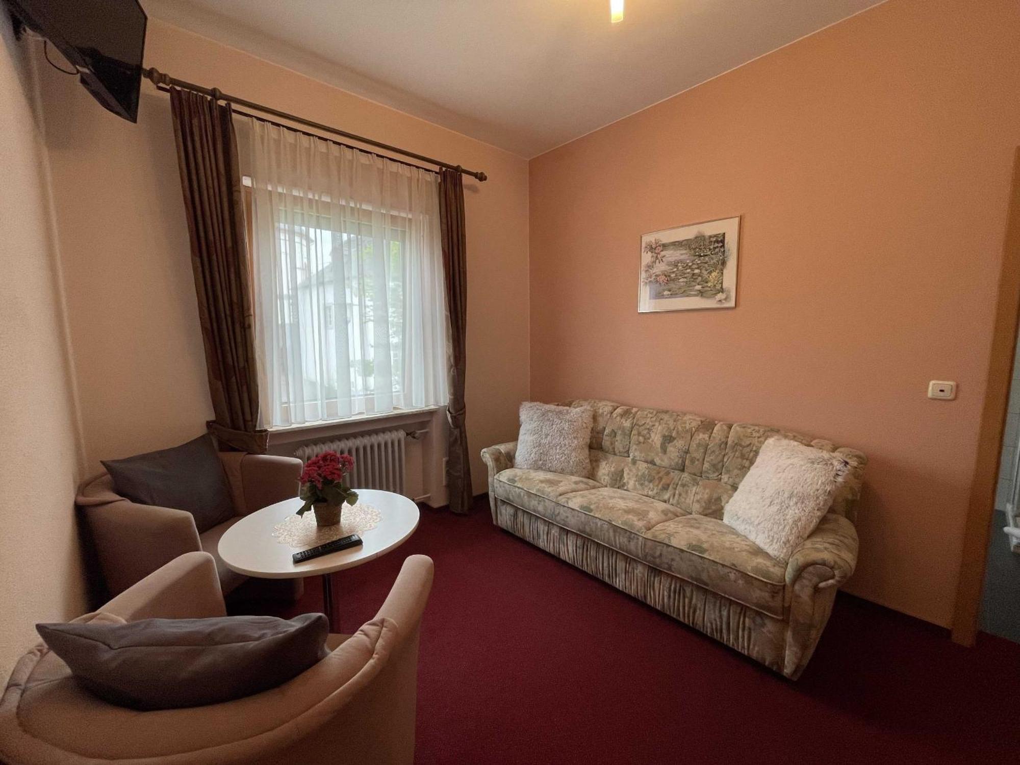 Hotel Zur Mosel Minheim Ngoại thất bức ảnh