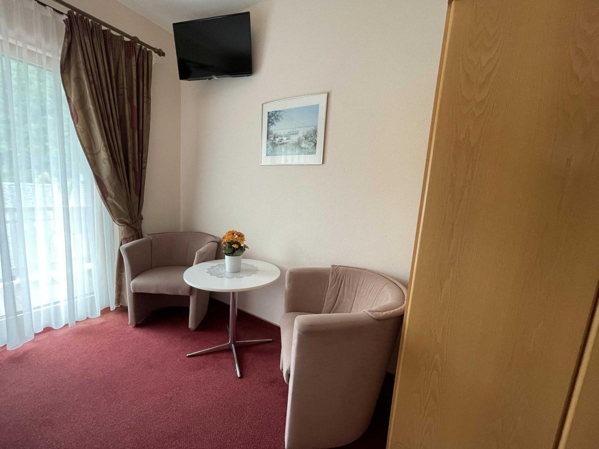Hotel Zur Mosel Minheim Ngoại thất bức ảnh