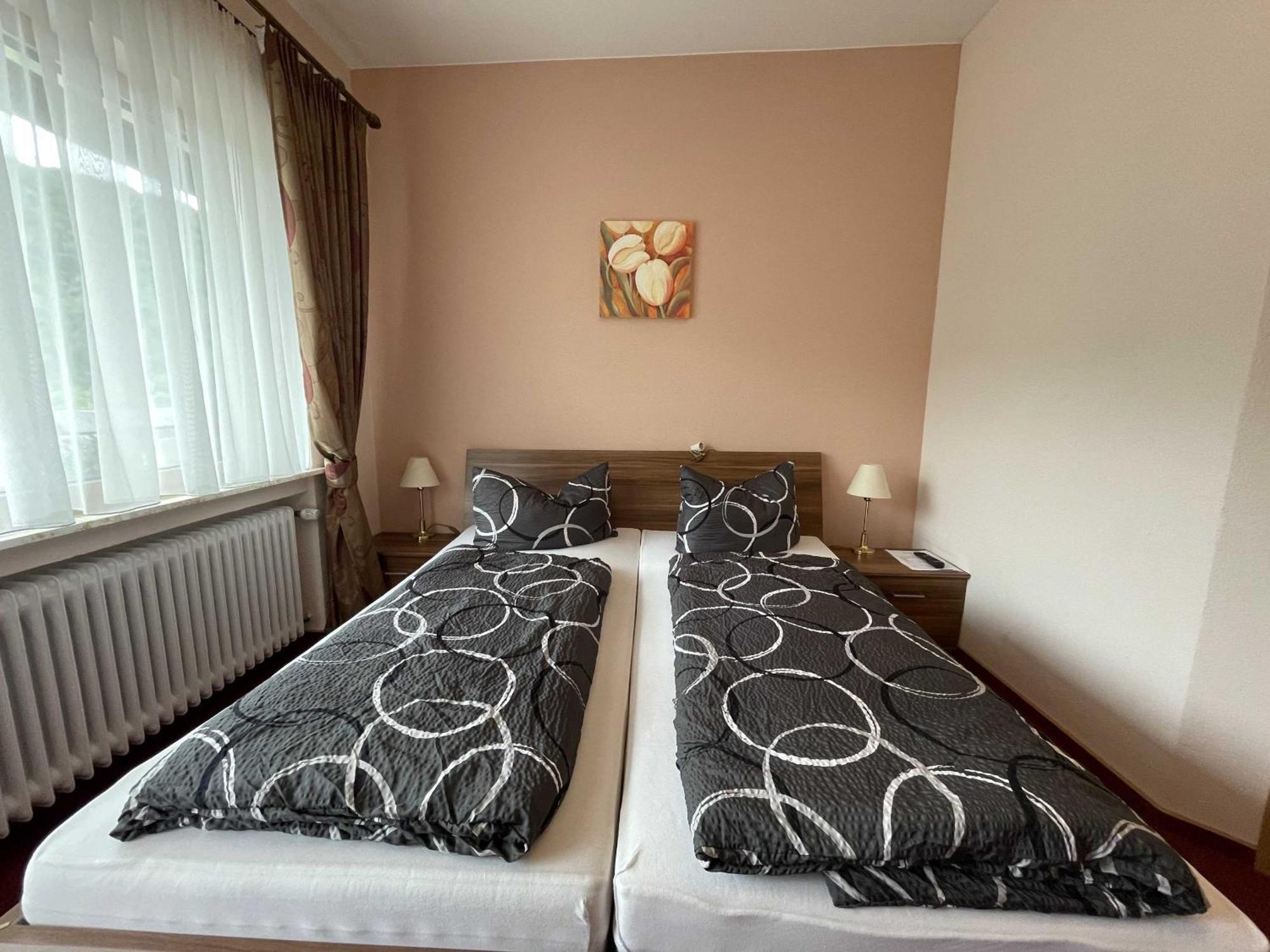 Hotel Zur Mosel Minheim Ngoại thất bức ảnh