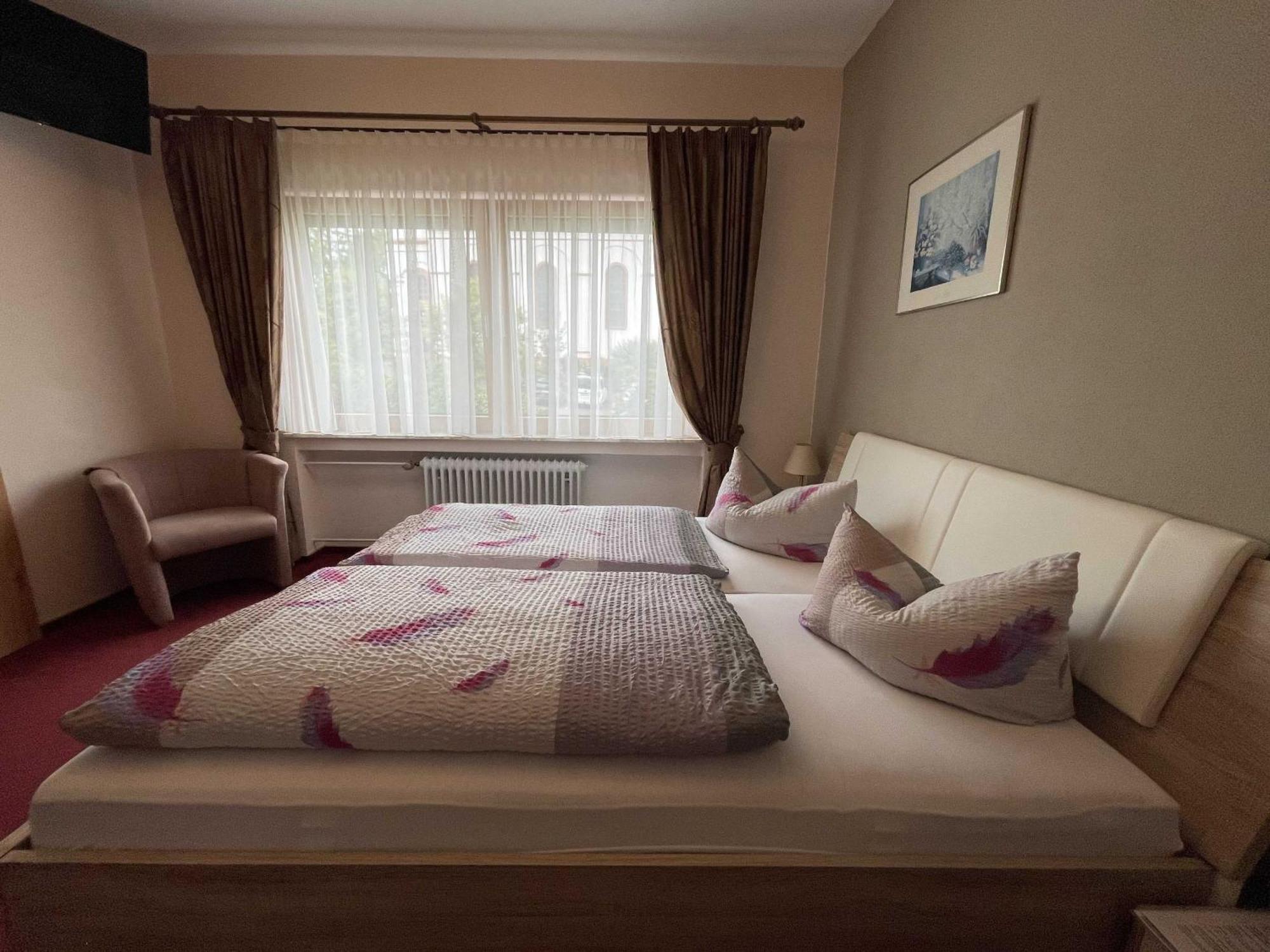 Hotel Zur Mosel Minheim Ngoại thất bức ảnh