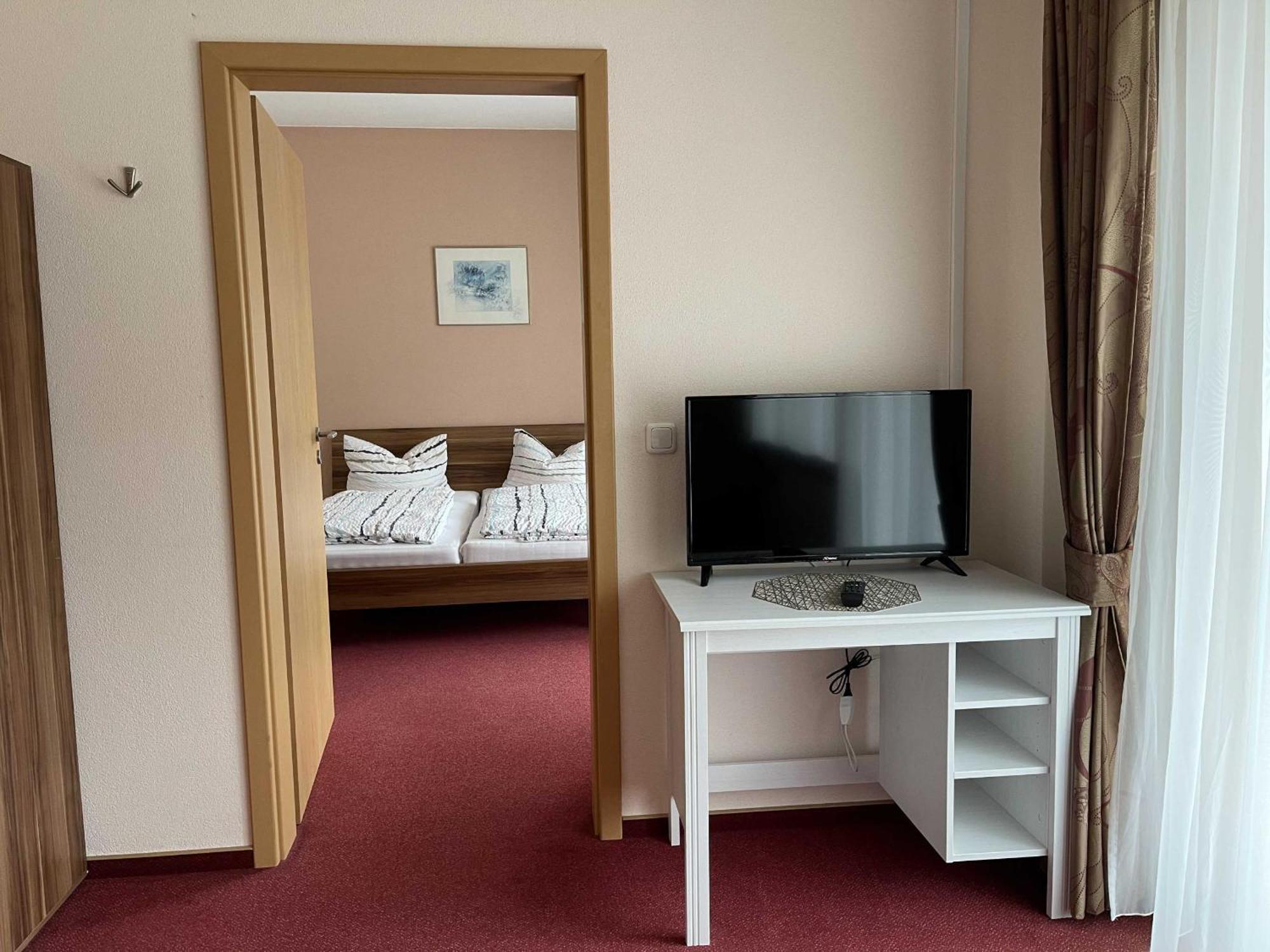 Hotel Zur Mosel Minheim Ngoại thất bức ảnh
