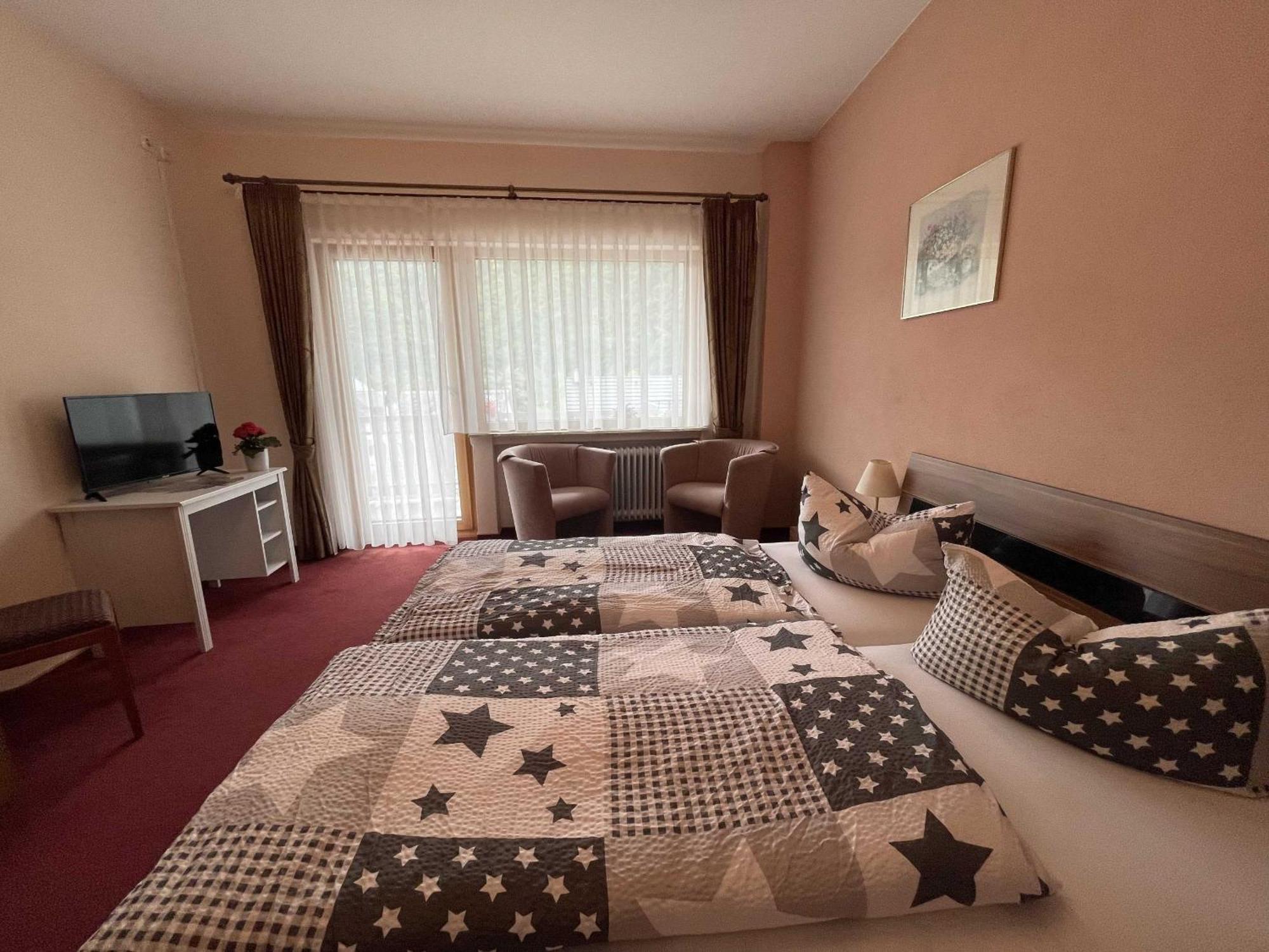 Hotel Zur Mosel Minheim Ngoại thất bức ảnh