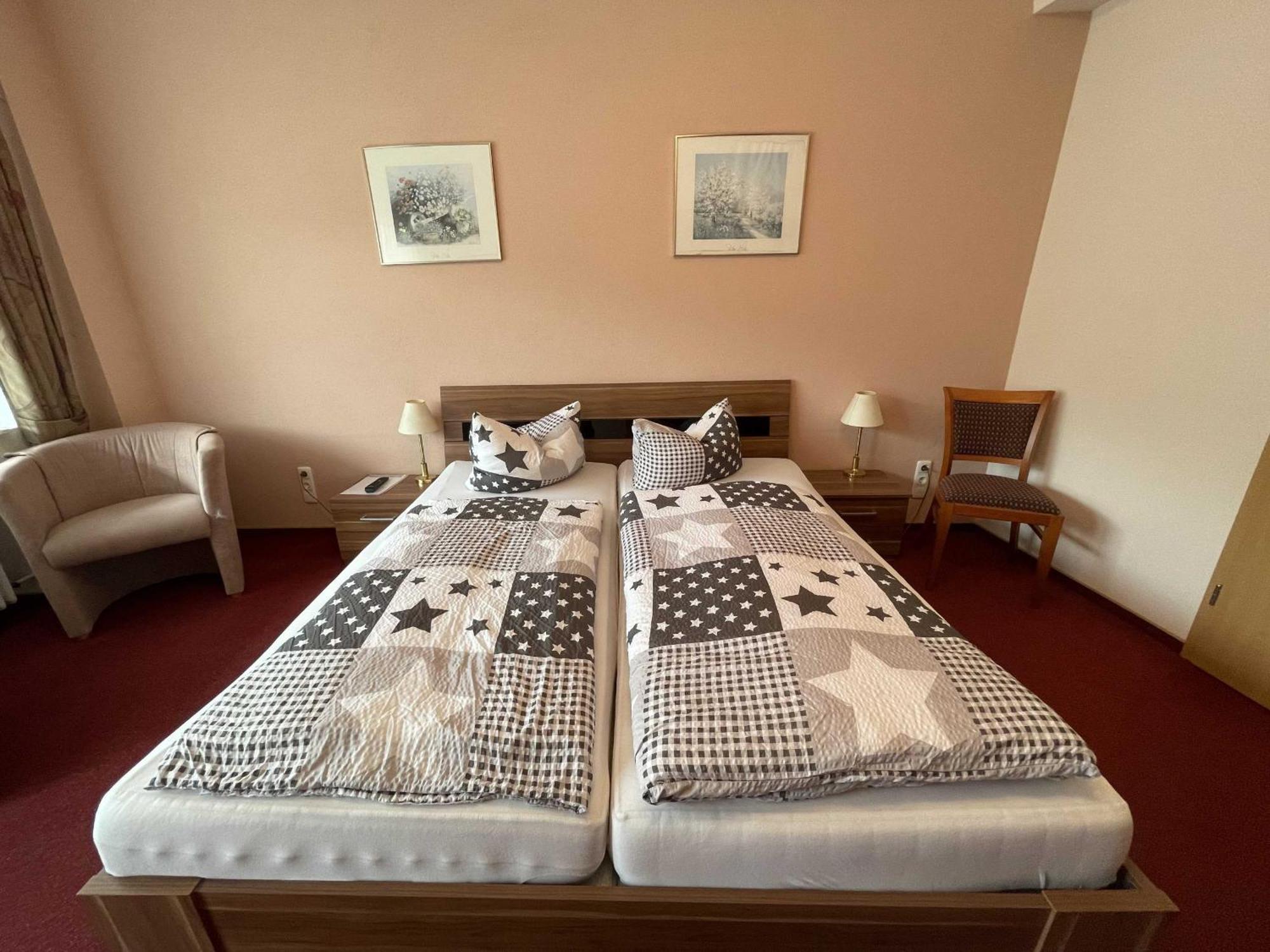 Hotel Zur Mosel Minheim Ngoại thất bức ảnh
